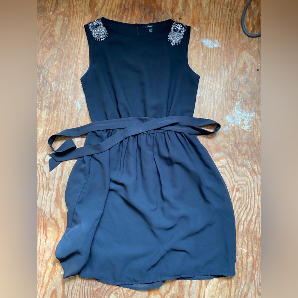 Size XS Elegant Black Sleeveless Dress with Embellished Shoulders